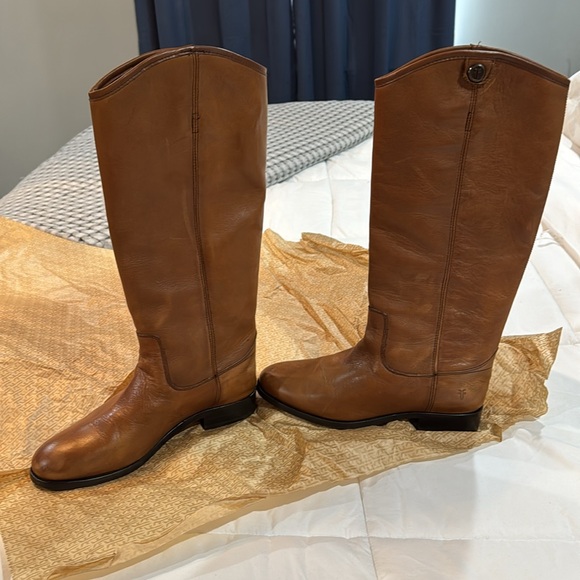 Frye Melissa button  2 wide calf - Picture 6 of 11